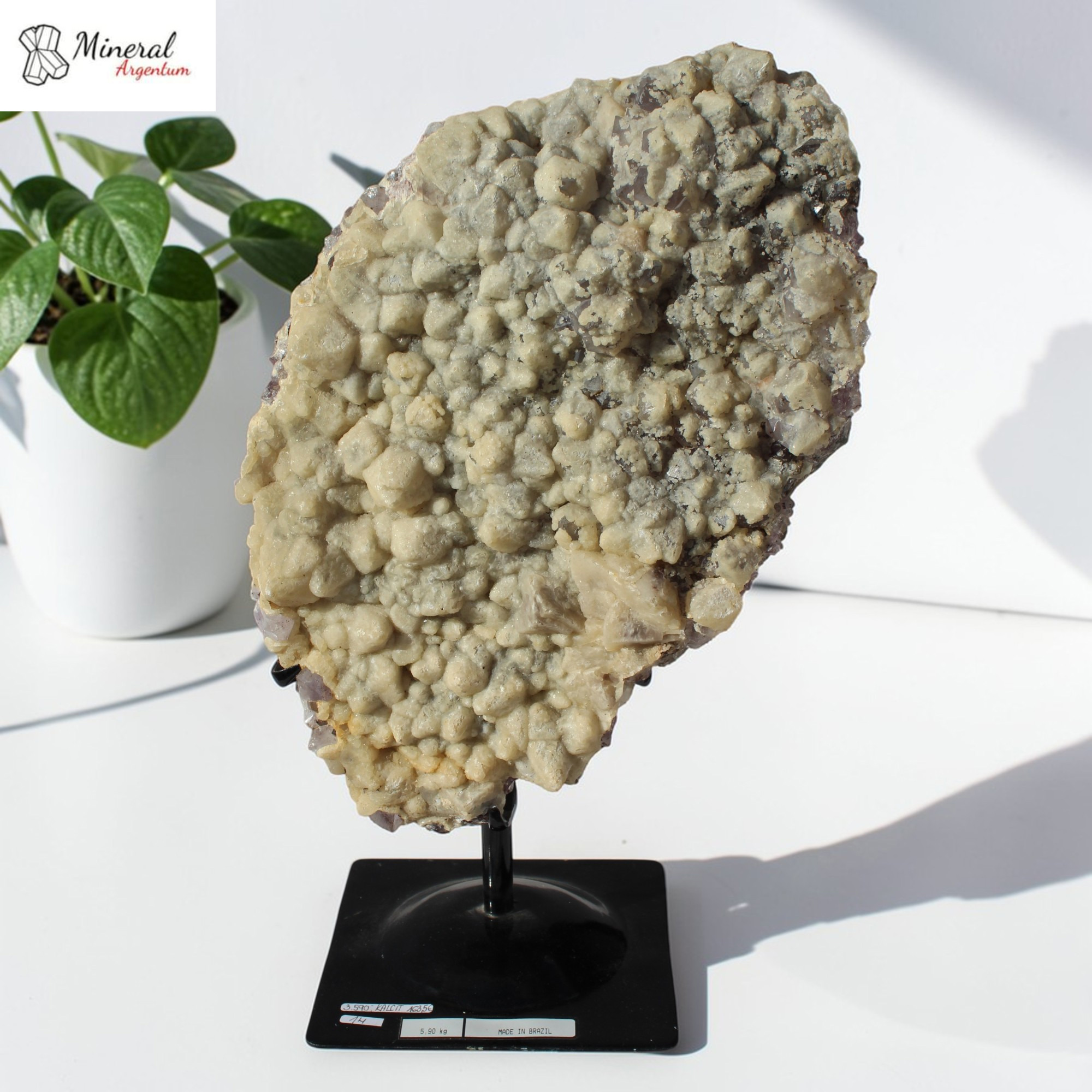 Kalcitová drúza na kovovém stojánku 5,90 kg