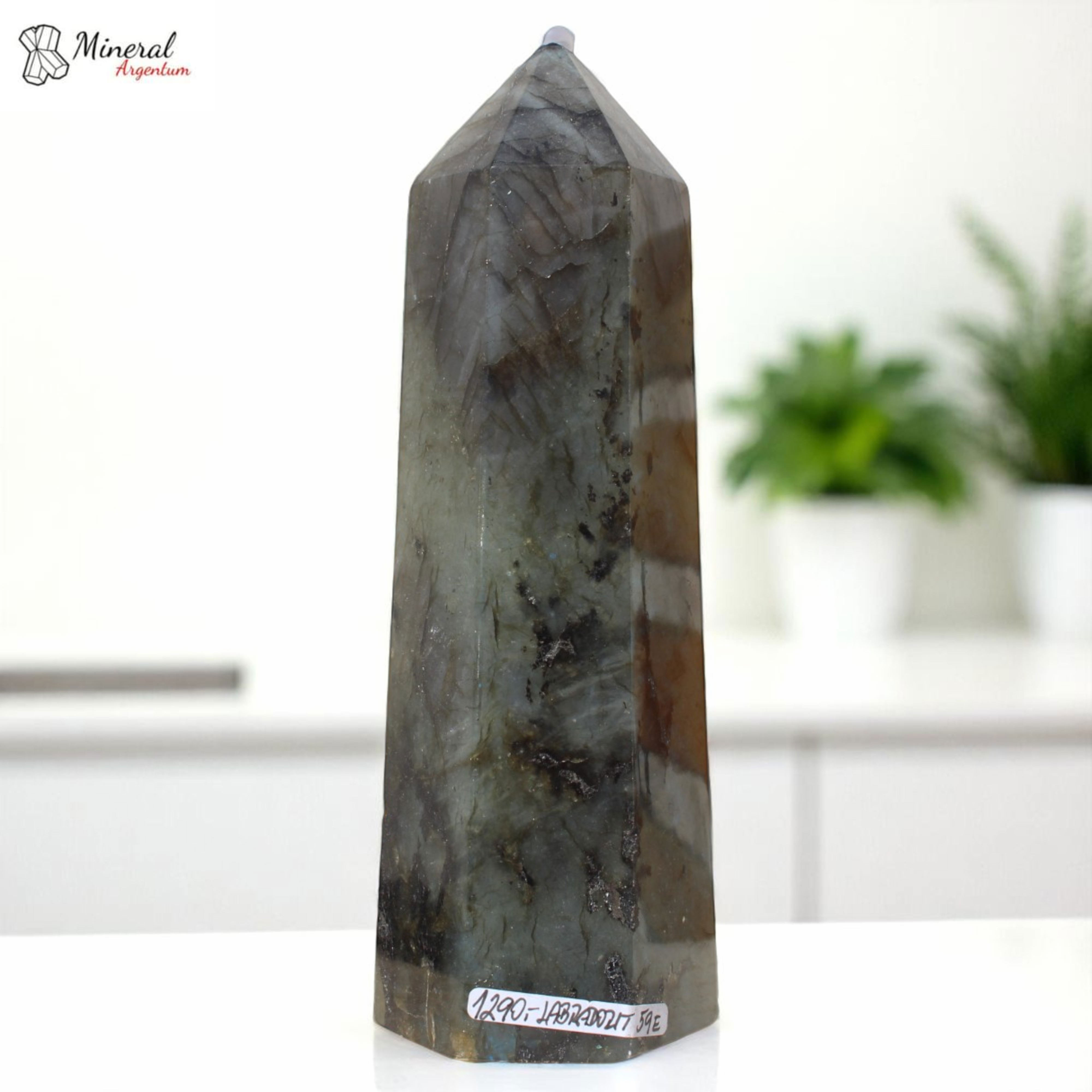 Labradoritová špička 670g