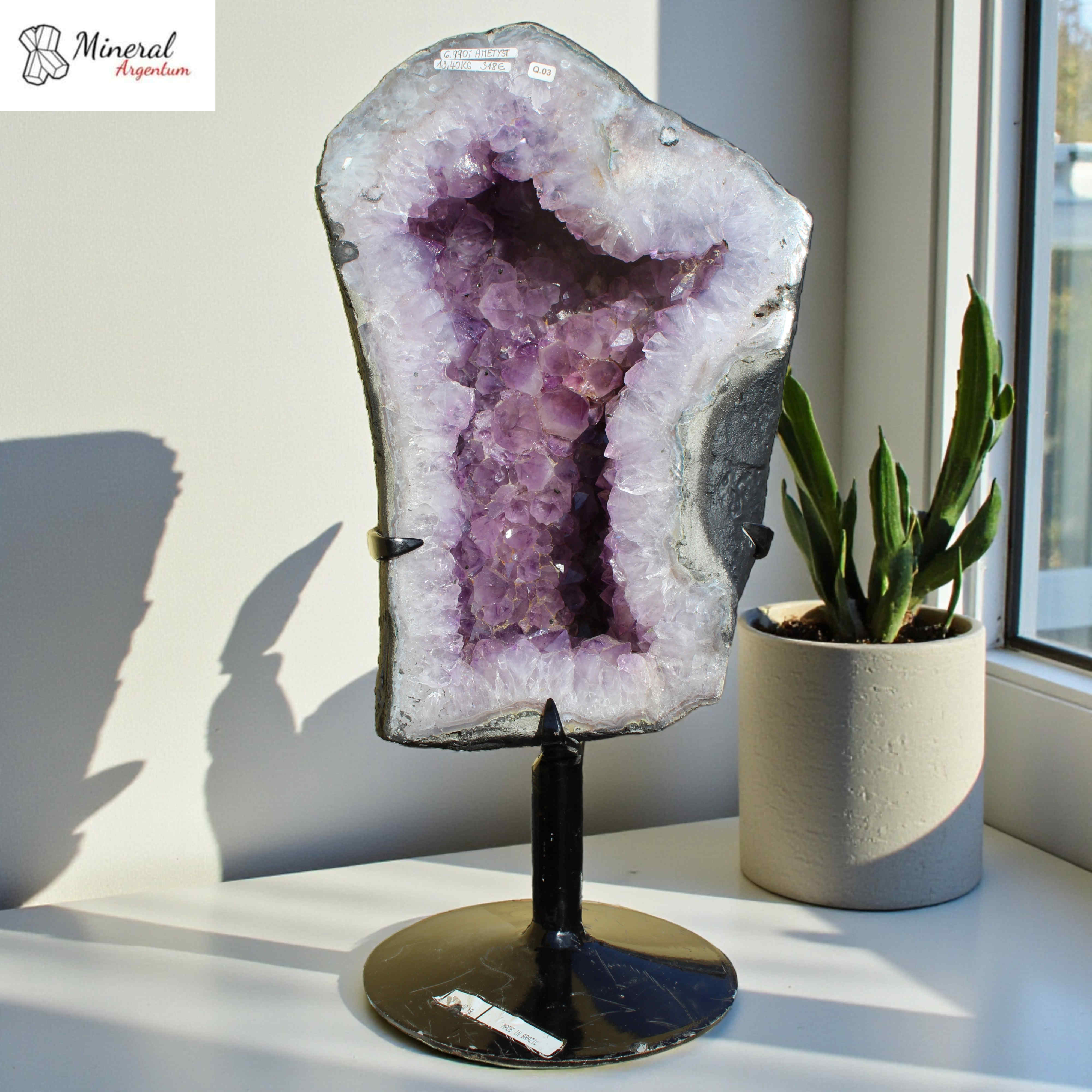 Ametystová geoda na kovovém stojánku 13,40 kg