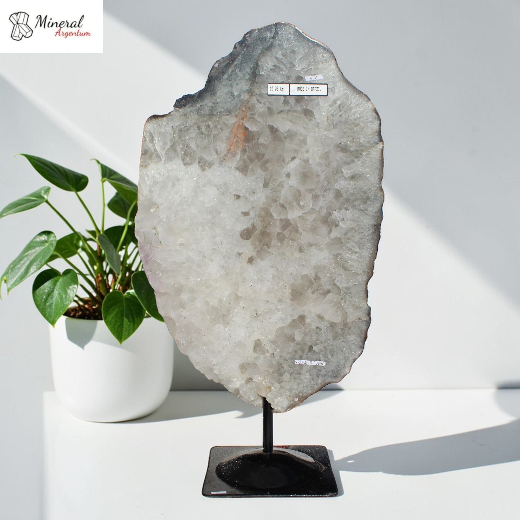 Křišťál na kovovém stojánku 10,05 kg
